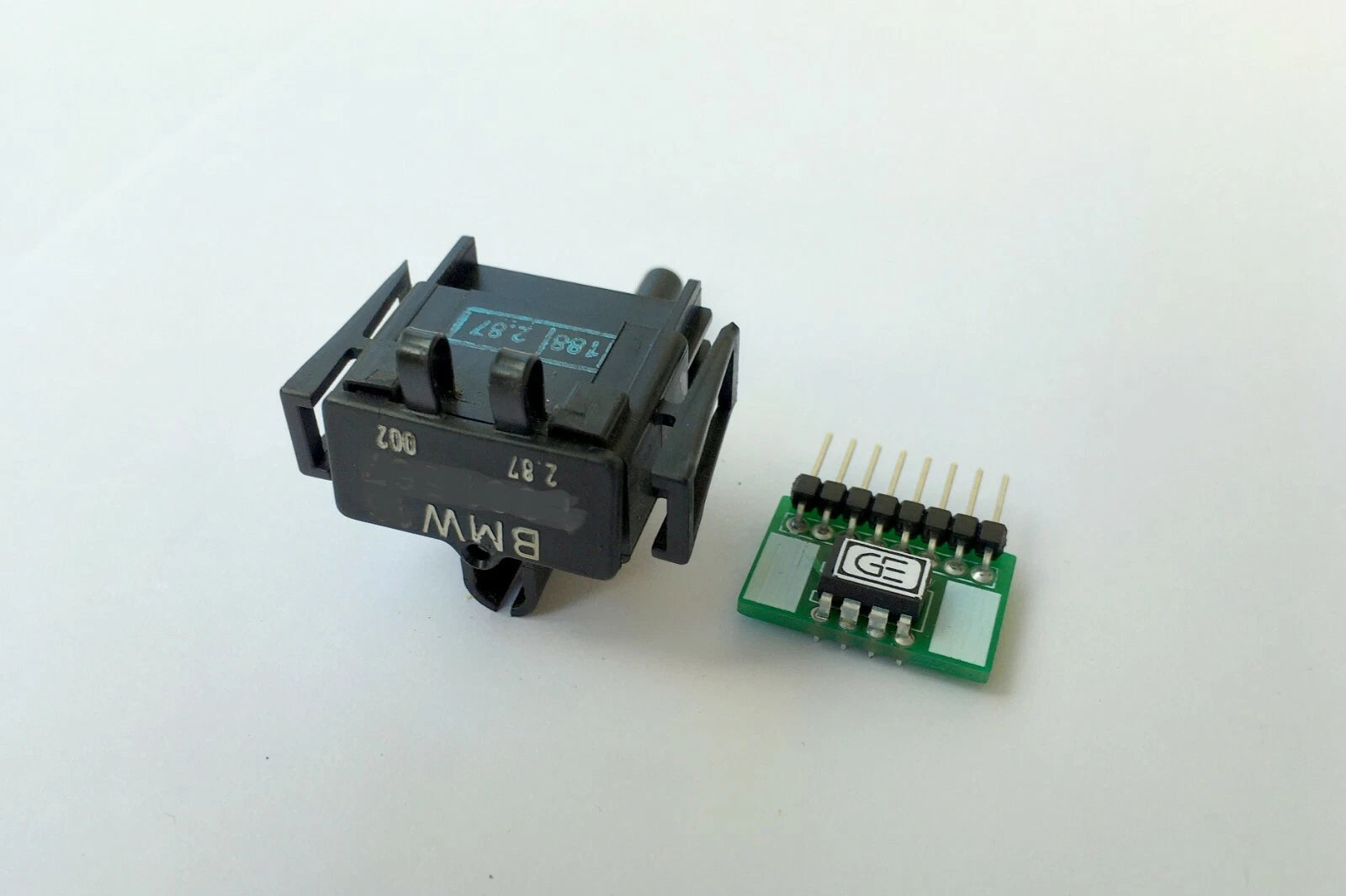 Coding plug board for BMW E28 instrument cluster 7000, 8000, 9000 RPM