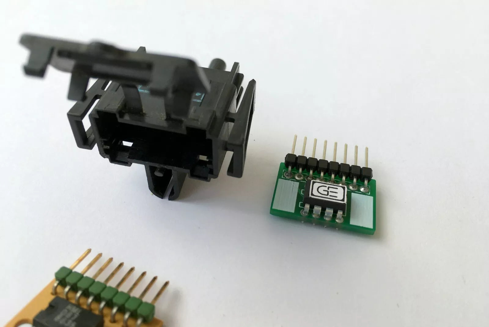 Custom Coding Plug Board for V8 engine swap and regular BMW e28 instrument cluster with 7k rpm Tachometer