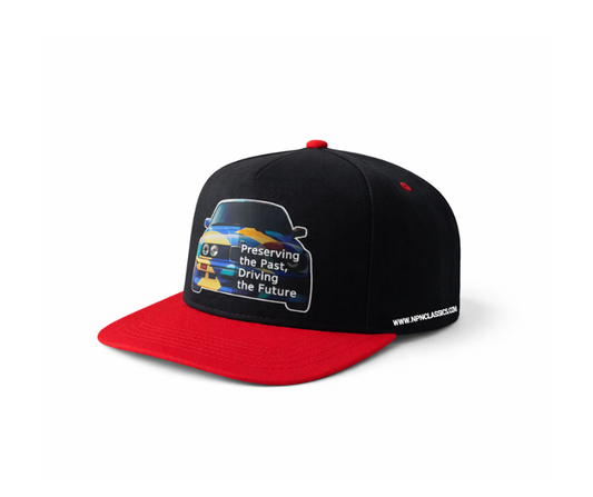 Black and red cap with a graphic design of BMW E30 classic car, E30 kepure su snapeliu