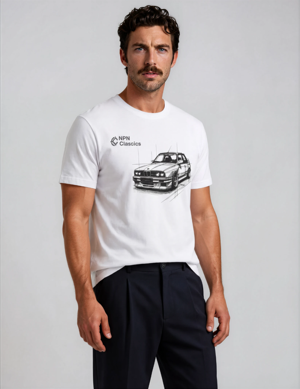 Man wearing a white t-shirt with E30 car graphic and 'NPN Classics' logo, E30 marskineliai trumpomis rankovemis