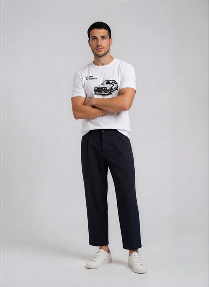 Man wearing a white t-shirt with graphic of BMW E30 classic car, marskineliai su BMW